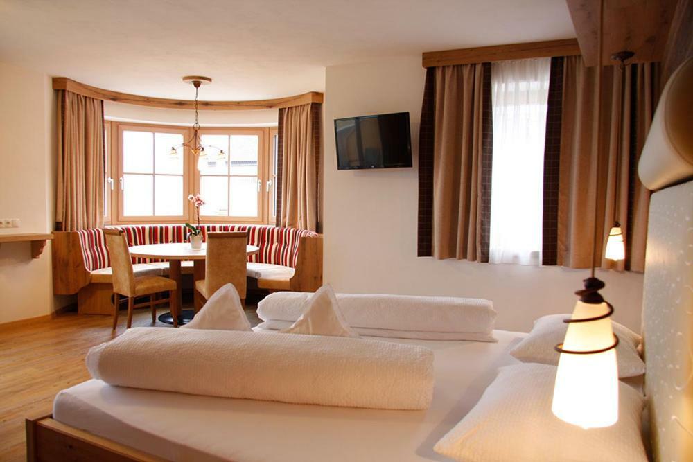 Hotel Nussbaumerhof *** Роденґо Екстер'єр фото